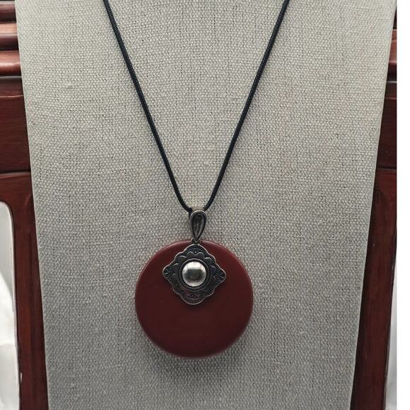 Vintage Carnelian Round Carved Pendant Necklace Sterling Silver - Picture 3 of 4